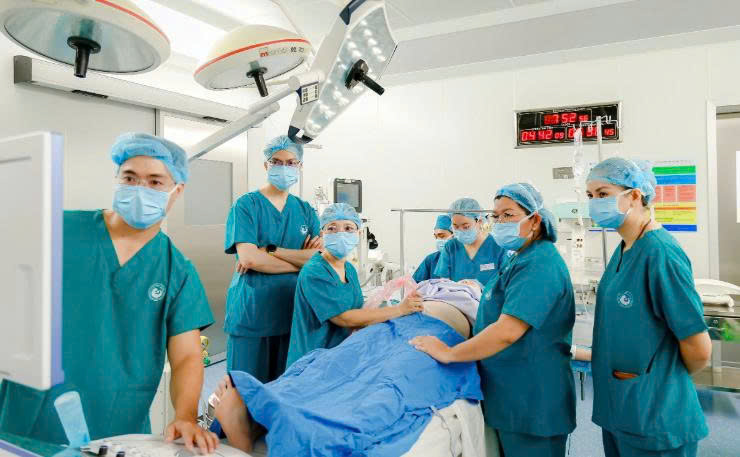 Bệnh viện Singapore chuyển sản phụ sang TPHCM thực hiện kỹ thuật đặc biệt